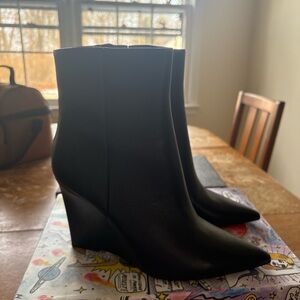 Elegant Black Ankle Boots